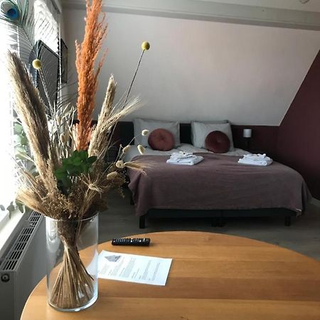Bed & Koffie, Op De Spinbaan Bed & Breakfast Den Burg Luaran gambar